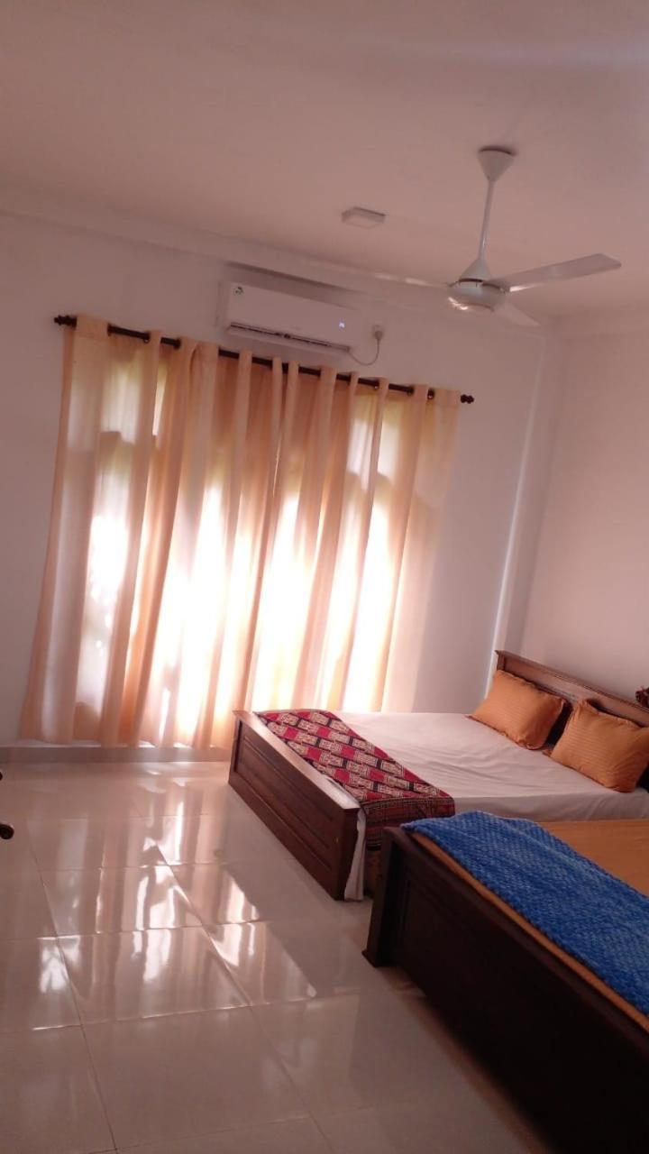 Bosadi Homestay Katunayaka Exterior foto